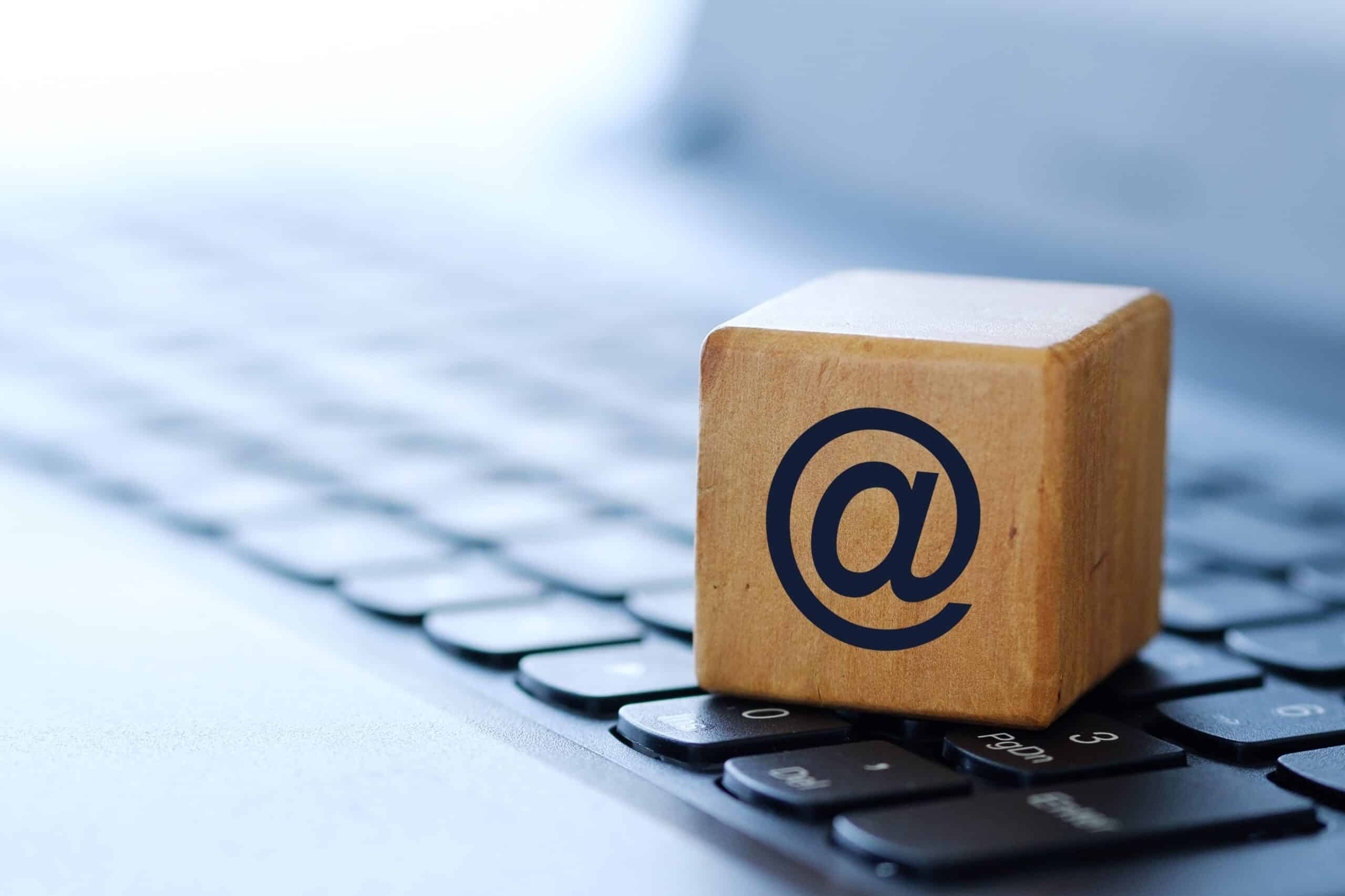Créer une adresse mail professionnelle : guide pratique – Waxoo.fr