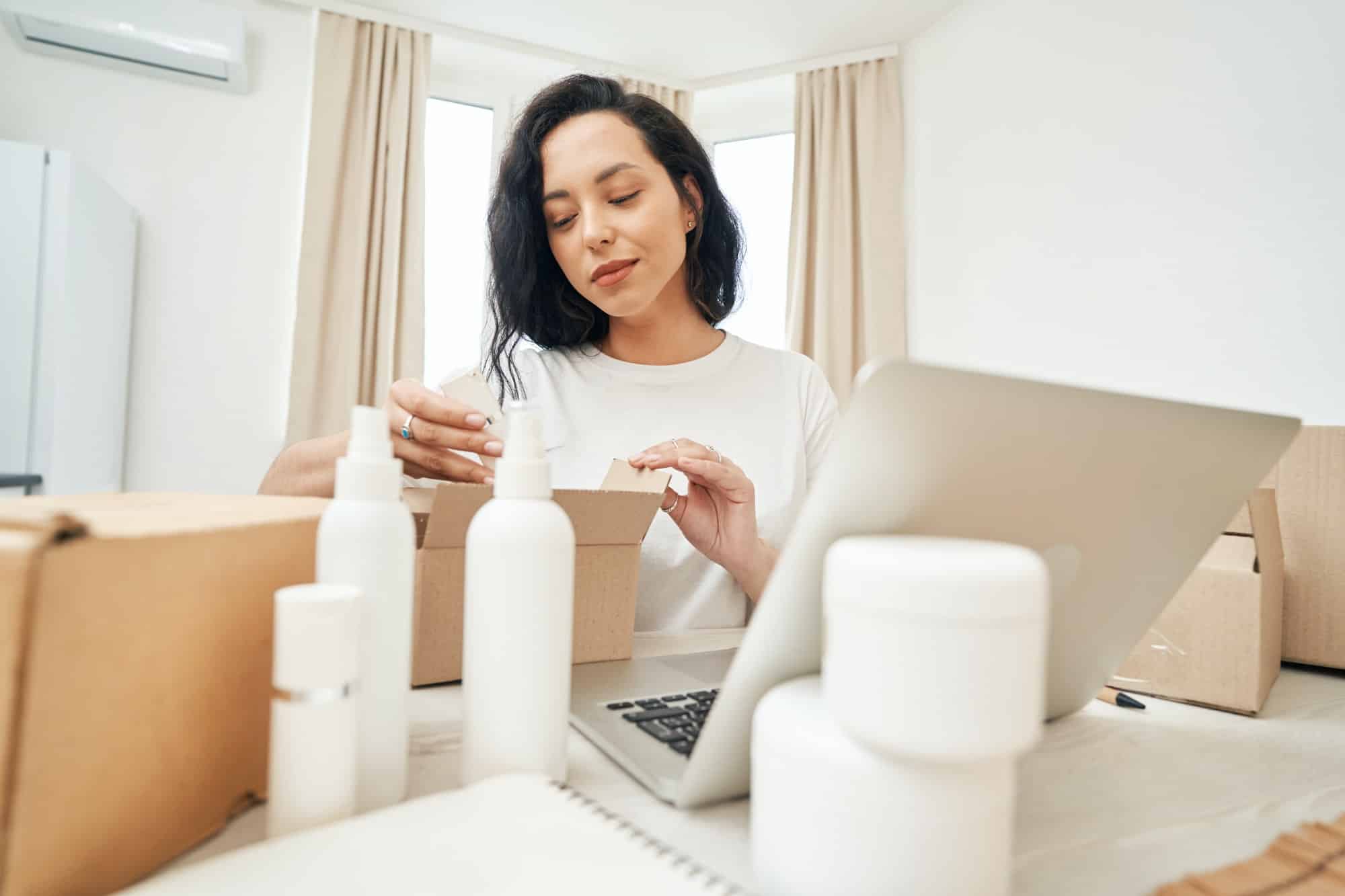 Guide Shopify pour débutants: conseils et astuces pour démarrer votre boutique en ligne.