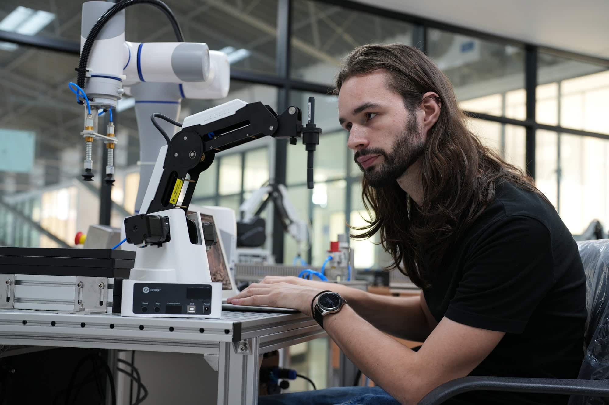 Volkswagen dévoile sa révolution automobile grâce à l’intelligence artificielle ! Découvrez comment ils transforment l’industrie avec cette technologie révolutionnaire.